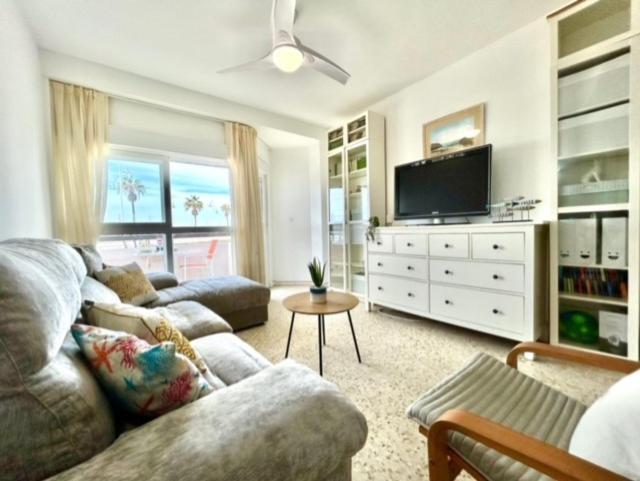 Apartment Gatu Valdeplaya 1ª Linea Playa Piscina Parking 3 Dormit 2 Banos, Solo Familias O Grupos Mayores De 25 Anos El Puerto de Santa María