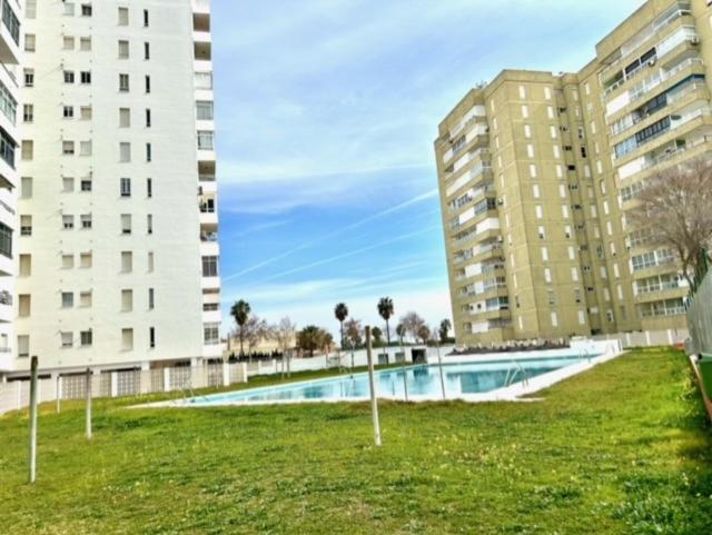 Gatu Valdeplaya 1ª Linea Playa Piscina Parking 3 Dormit 2 Banos, Solo Familias O Grupos Mayores De 25 Anos Apartment