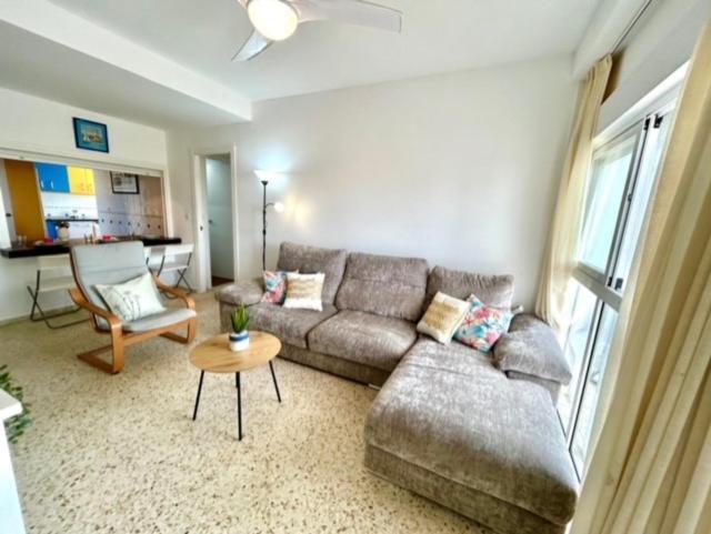 Apartment Gatu Valdeplaya 1ª Linea Playa Piscina Parking 3 Dormit 2 Banos, Solo Familias O Grupos Mayores De 25 Anos