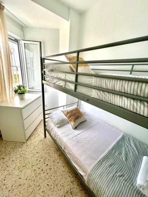 Gatu Valdeplaya 1ª Linea Playa Piscina Parking 3 Dormit 2 Banos, Solo Familias O Grupos Mayores De 25 Anos Apartament El Puerto de Santa María