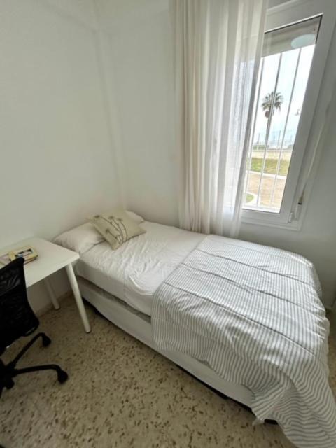 Apartament Gatu Valdeplaya 1ª Linea Playa Piscina Parking 3 Dormit 2 Banos, Solo Familias O Grupos Mayores De 25 Anos El Puerto de Santa María